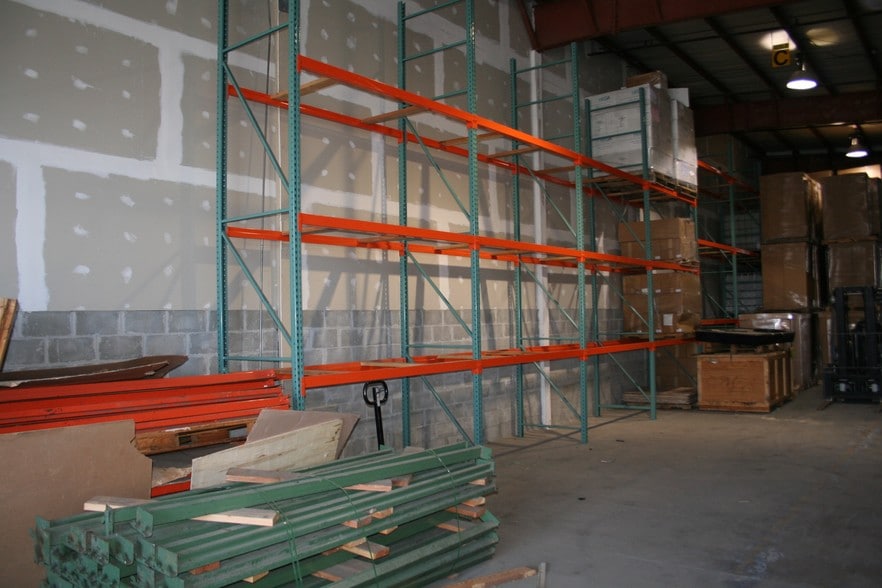 More Photos Of 210-211 Cottage St, Poughkeepsie Warehouse For Lease