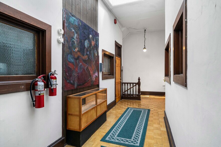 More Photos Of 309 N Pearl St, Ellensburg Storefront Retail Residential For Sale