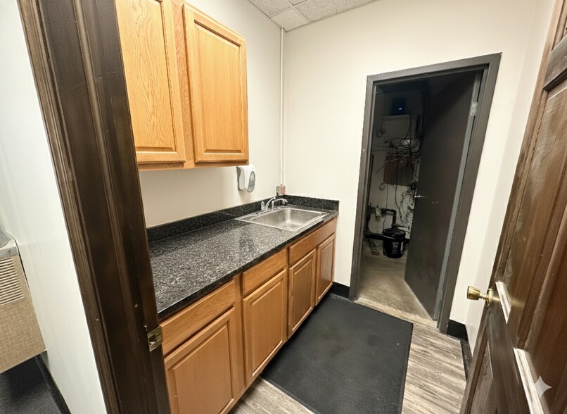 More Photos Of 2928-2930 Switzer Ave, Columbus Warehouse For Lease