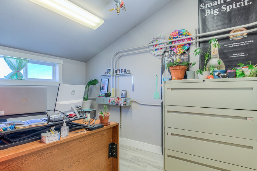 More Photos Of , Bend Unknown For Sale