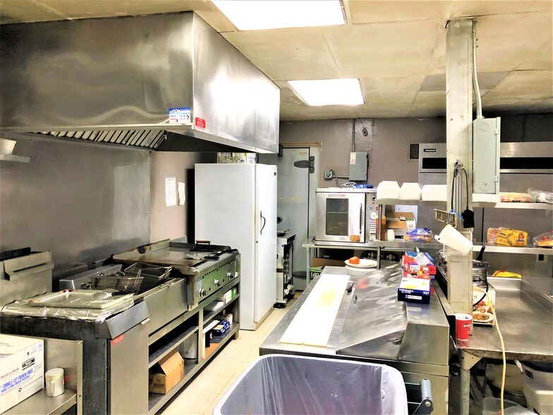 More Photos Of 10490 Beals Chapel Rd, Lenoir City Convenience Store For Sale