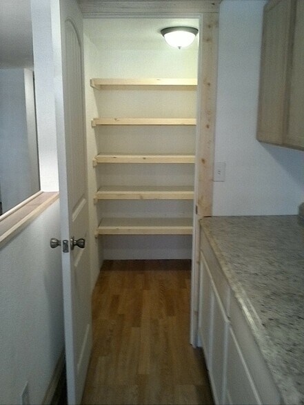 More Photos Of 213 Chase Creek St, Clifton Specialty For Sale