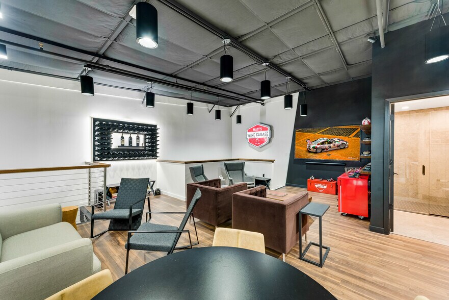 More Photos Of 6767 All Stars Ave, Frisco Self Storage For Sale