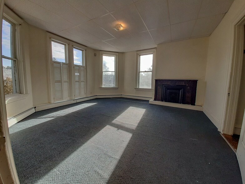 More Photos Of 88 Main St, Broad Brook Apartments For Sale