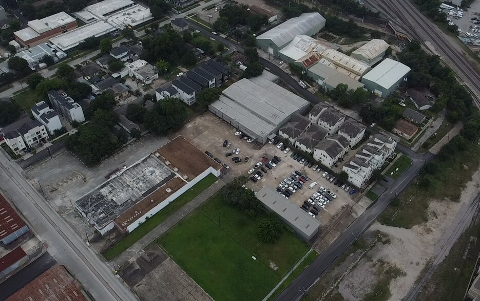 More Photos Of 2519 Garrow St, Houston Unknown For Lease