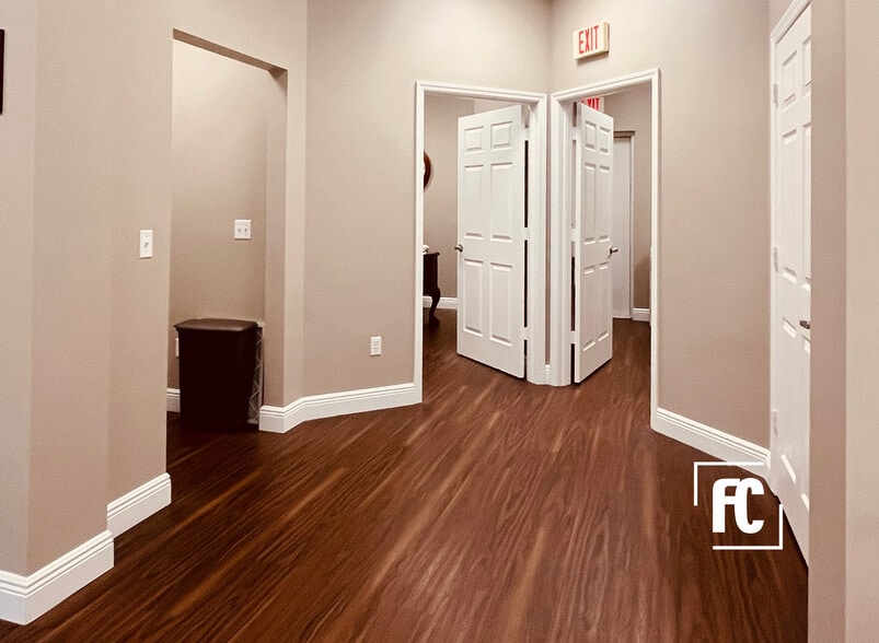 More Photos Of 2662-2698 SE Willoughby Blvd, Stuart Office For Sale