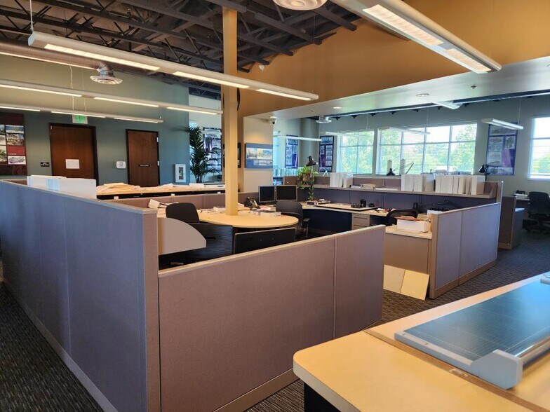 More Photos Of 14738 Pipeline Ave, Chino Hills Office For Lease