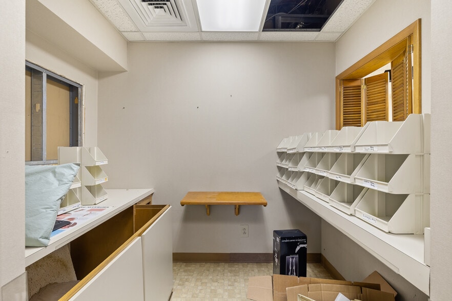 More Photos Of 2050 W Fourth St, Mansfield Medical For Lease