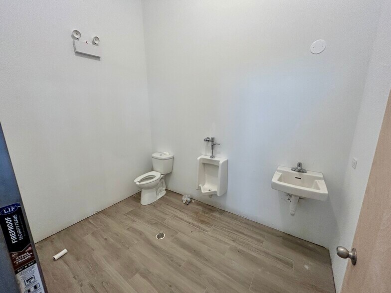 More Photos Of 1606 S Ashland Ave, Chicago Apartments For Lease