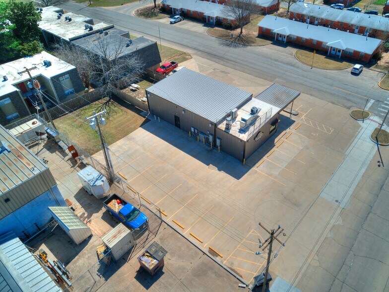 More Photos Of 504 Stinson St, Norman Convenience Store For Sale