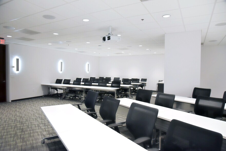 More Photos Of 1360 Peachtree St NE, Atlanta Office For Lease