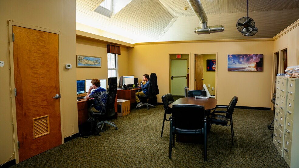 More Photos Of 241 Rushmore Ave, Carle Place Office For Sale