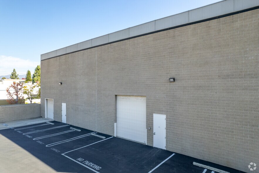 More Photos Of 10 Chrysler, Irvine Light Manufacturing For Sale