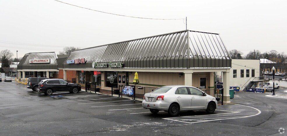 More Photos Of 4720 Lee Hwy, Arlington Unknown For Lease