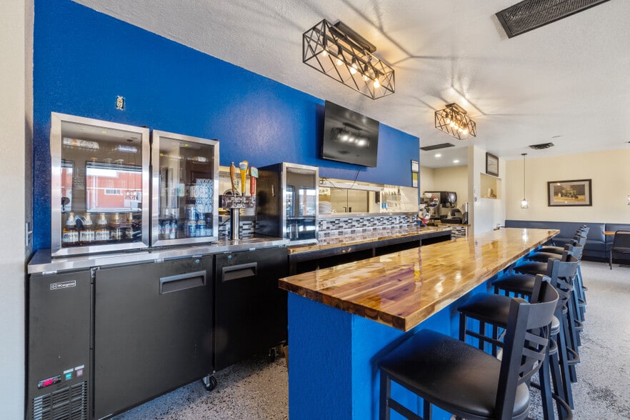 More Photos Of 2126 Broadway st, Malin Sports And Entertainment For Sale