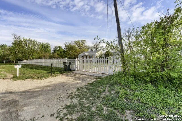 More Photos Of 105 NW River Rd, Martindale Specialty For Sale