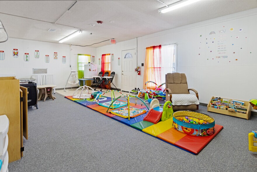 More Photos Of 1201 W Nelson St, Denison Daycare Center For Sale