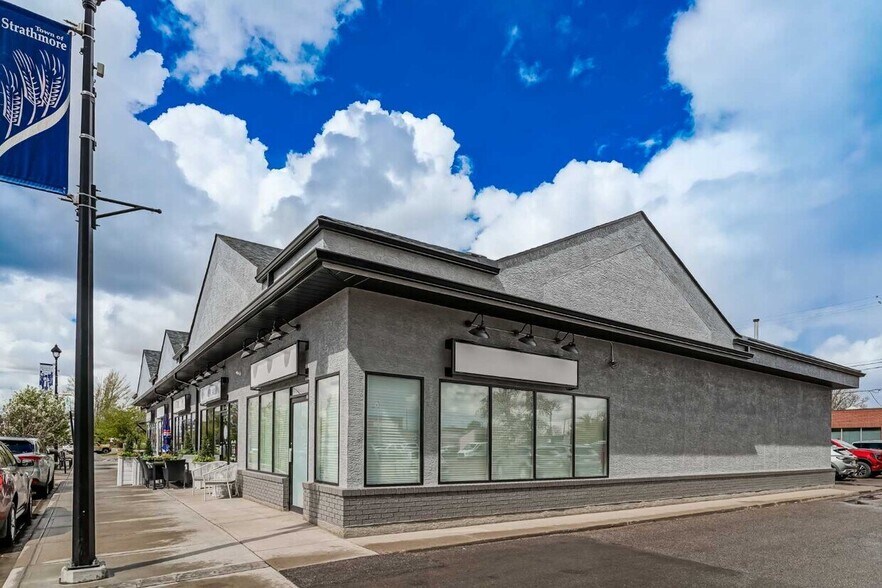 More Photos Of 232-244 3rd Ave, Strathmore Storefront For Sale