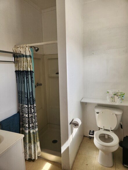 More Photos Of 953 S Raymond Ave, Pasadena Service For Lease