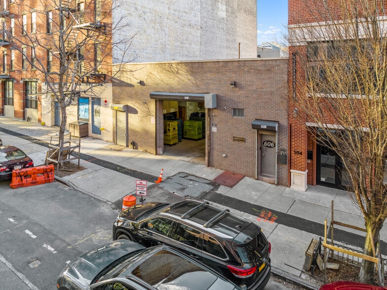 More Photos Of 606 Dean St, Brooklyn Showroom For Sale