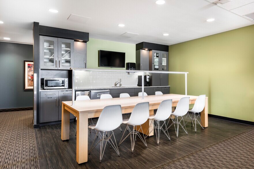 More Photos Of 1959 Upper Water St, Halifax Coworking Space