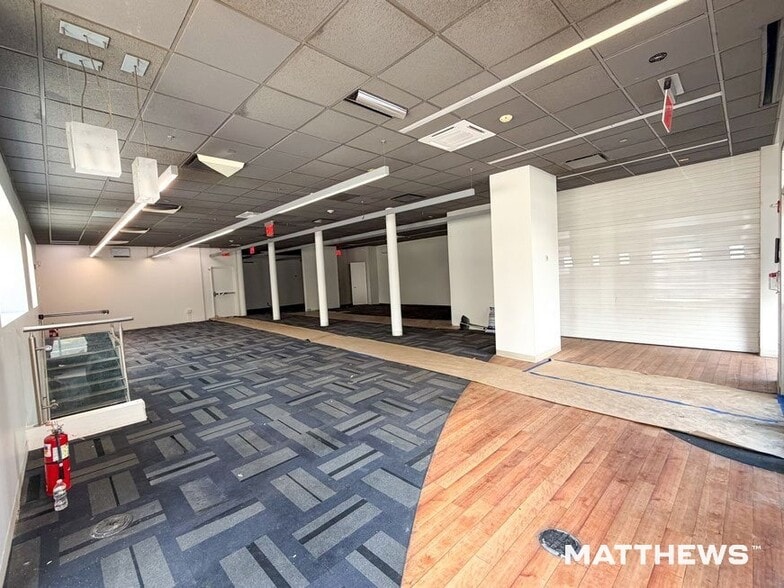 More Photos Of 305-307 Grand St, New York Office For Lease
