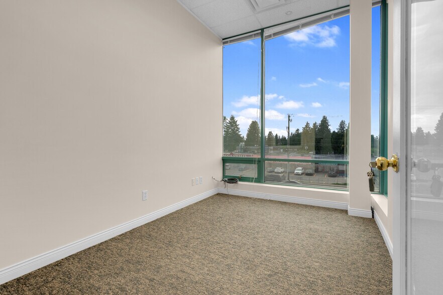 More Photos Of 9288 120 St, Surrey Storefront Retail Office For Lease