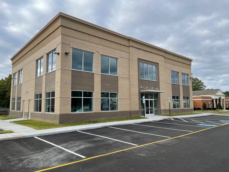 More Photos Of 649 Cedar Rd, Chesapeake Office For Lease