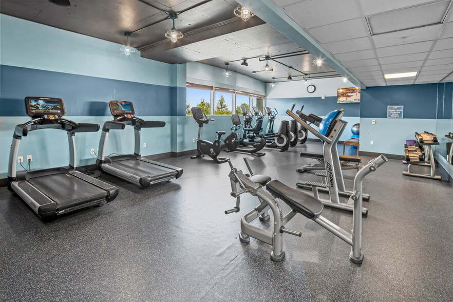 More Photos Of 22406 Pacific Highway South, Des Moines Hotel For Sale