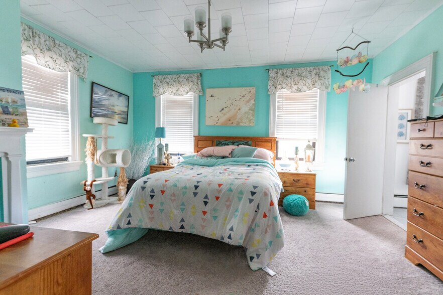 More Photos Of 614-616 Broadway, Bayonne Restaurant For Sale