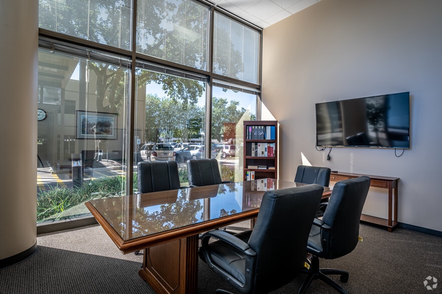 More Photos Of 9801 Westheimer Rd, Houston Office For Lease