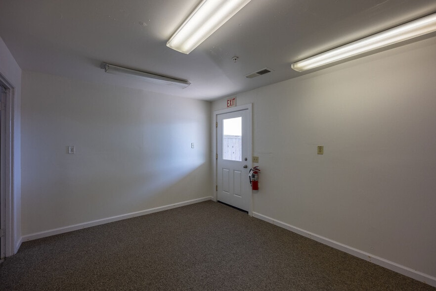 More Photos Of 313-323 Princeton Ave, Half Moon Bay Service For Lease