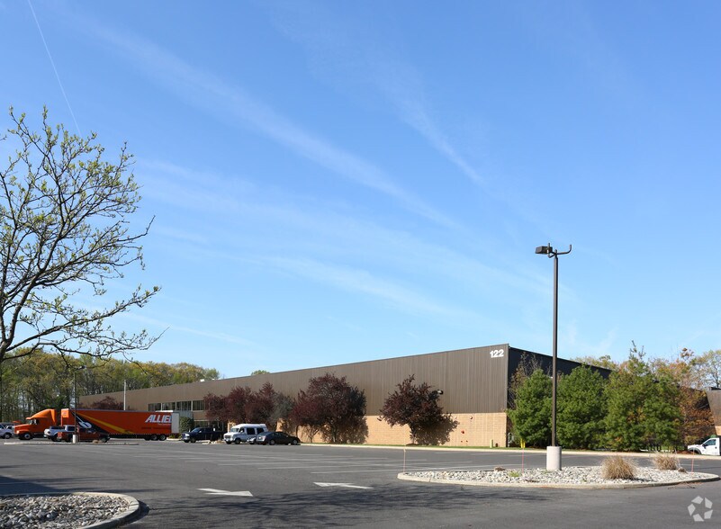 Primary Photo Of 122 Kissel Rd, Burlington Warehouse For Lease