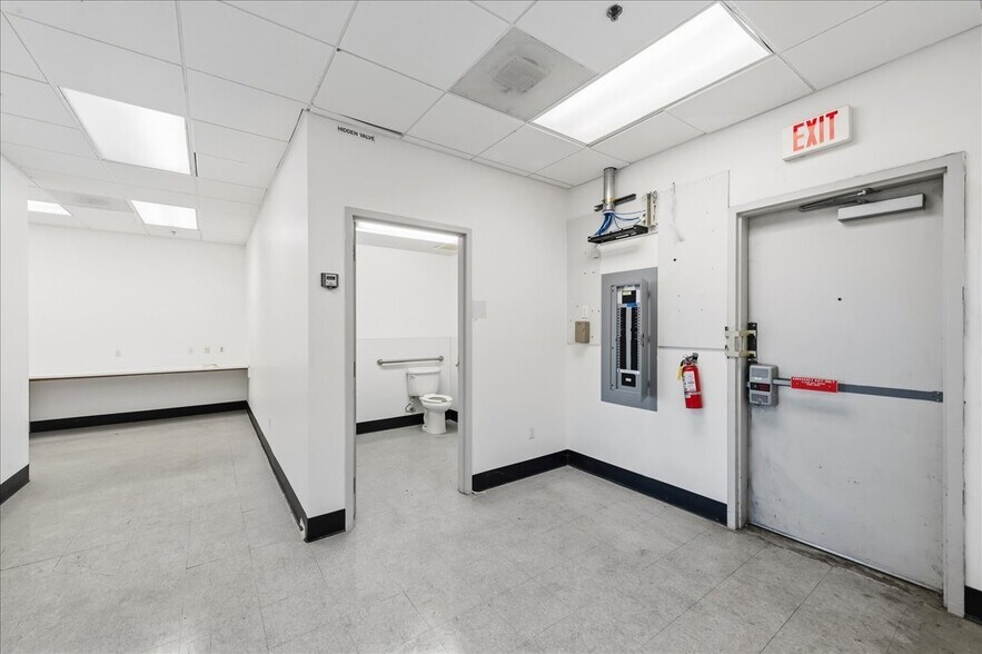 More Photos Of 1213-1275 California Ave, Pittsburg Unknown For Lease