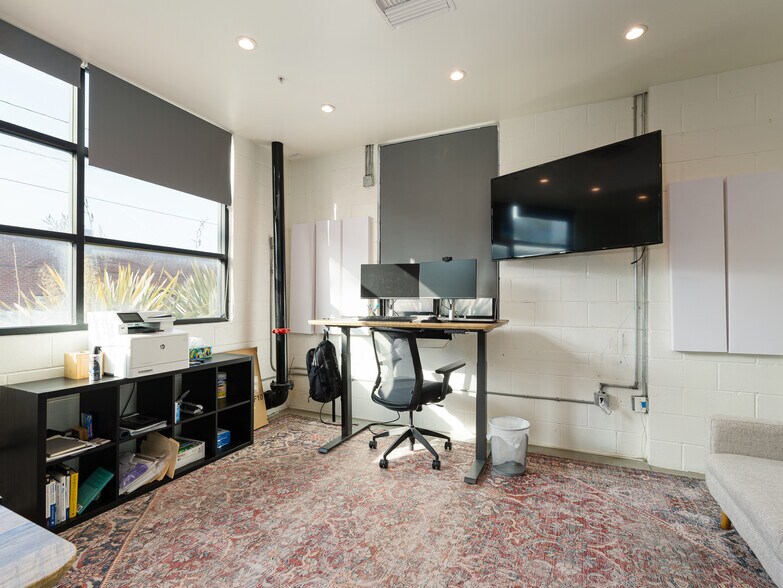 More Photos Of 134 Lomita St, El Segundo Office For Sale