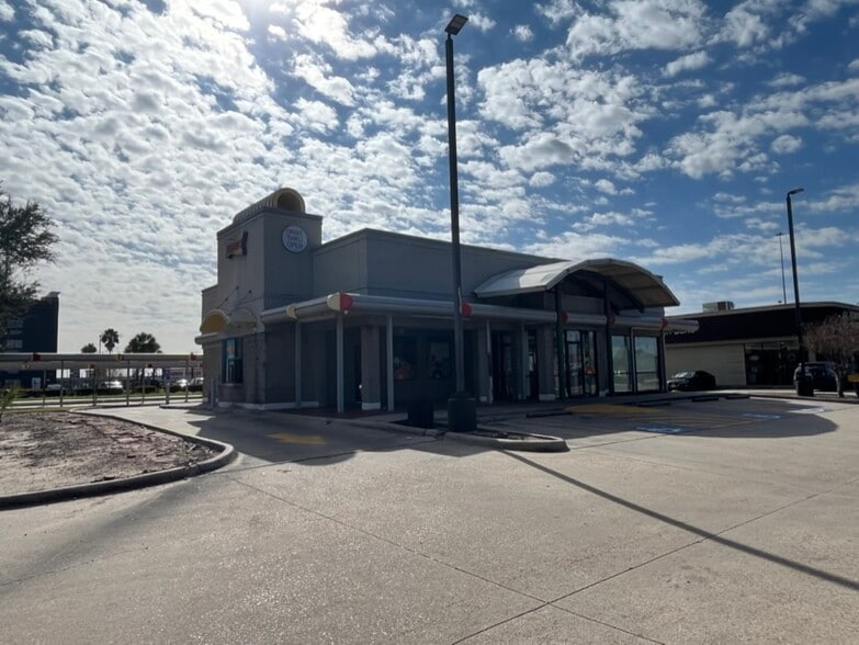 Primary Photo Of 5195 W 34th St, Houston Fast Food For Lease