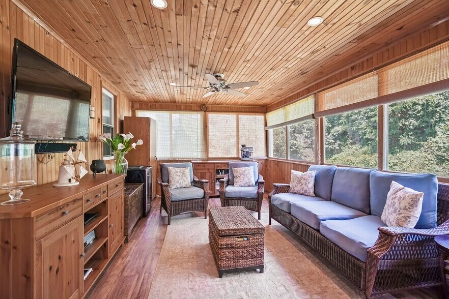 More Photos Of 25 Montague St, Yonkers Multifamily For Sale