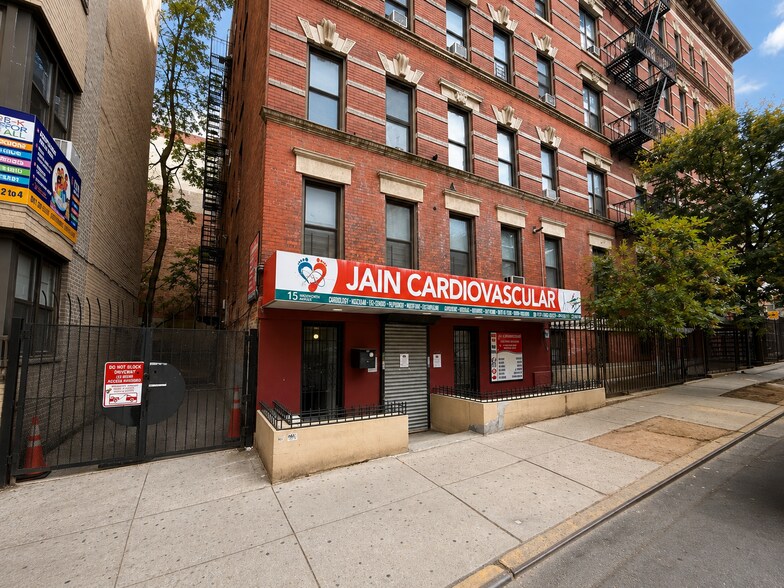 Primary Photo Of 15 Wadsworth Ave, New York Apartments For Lease