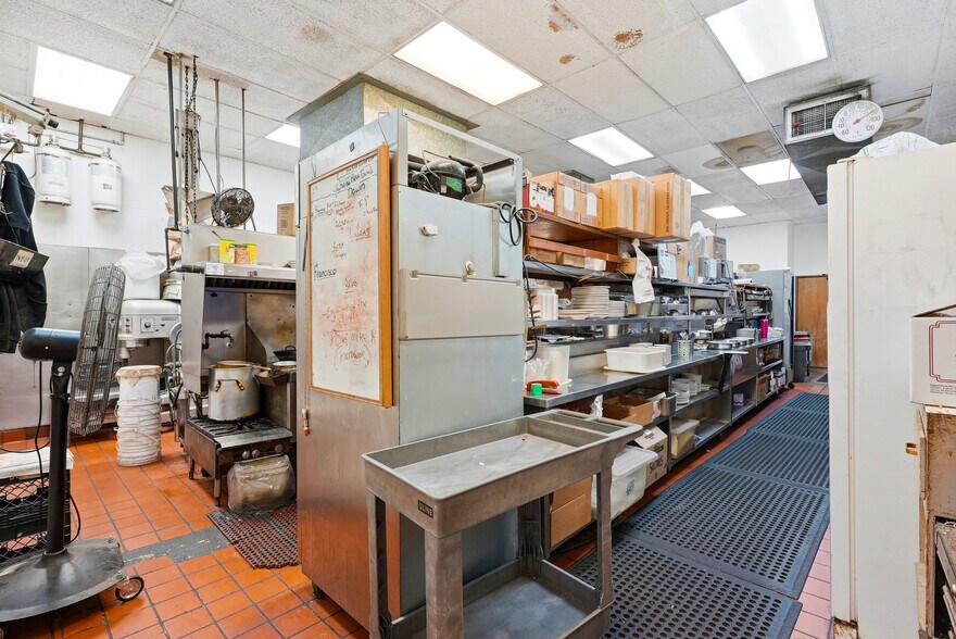 More Photos Of 9 S 1st St, Yakima Restaurant For Sale