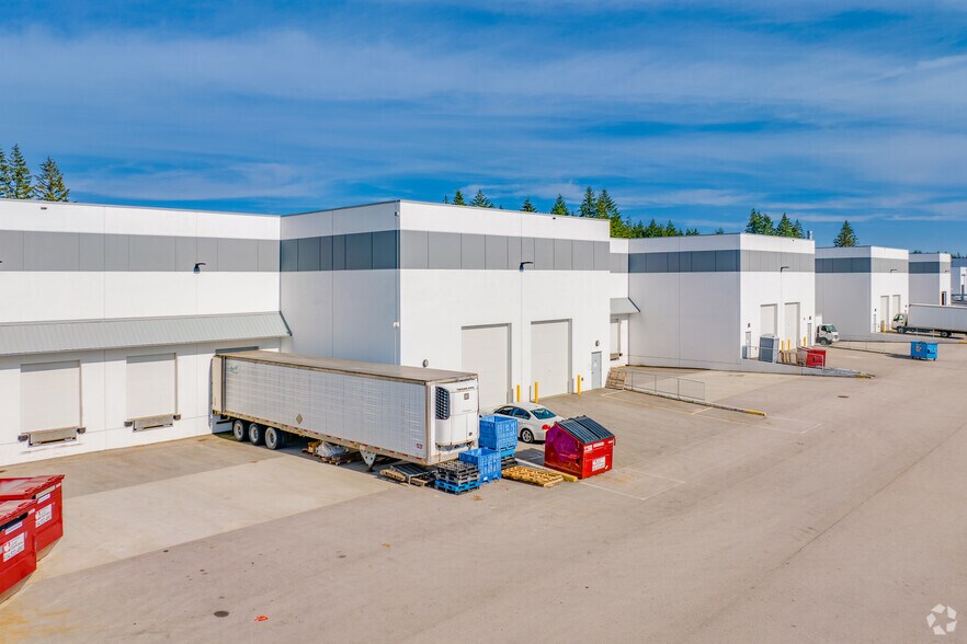 More Photos Of 3577 194th St, Surrey Warehouse For Lease