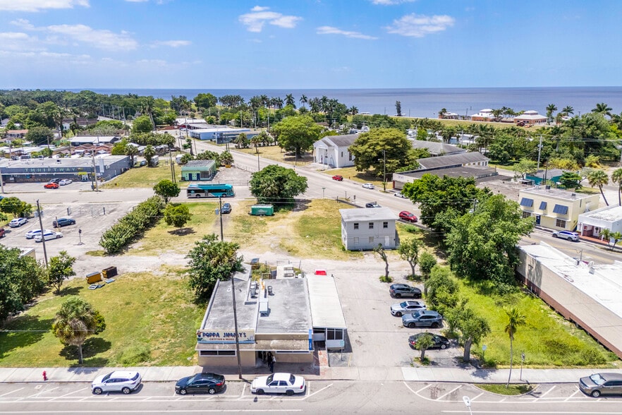 More Photos Of 149 S Lake Ave, Pahokee General Retail For Sale