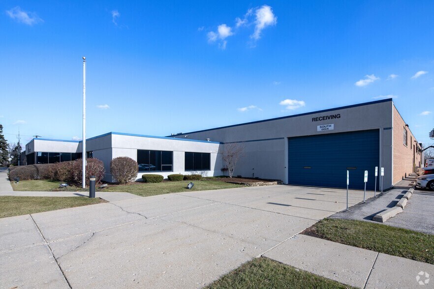 More Photos Of 1111 S Wheeling Rd, Wheeling Warehouse For Lease