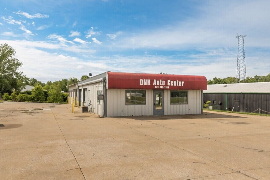 More Photos Of 4516 S St Peters Pky, Saint Charles Auto Dealership For Sale