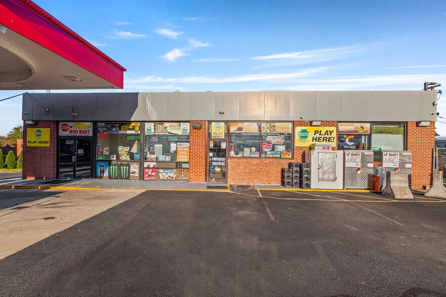 More Photos Of 741 N Cedar Crest Blvd, Allentown Service Station For Sale