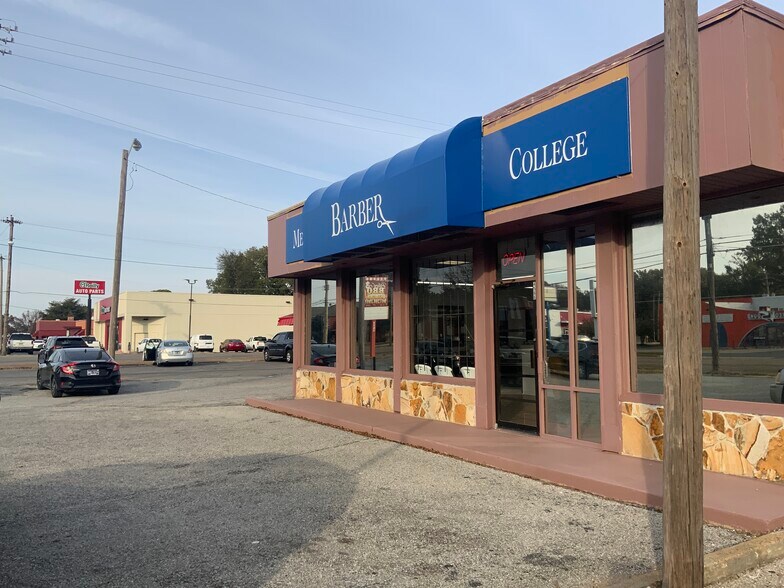 More Photos Of 4566 Elvis Presley Blvd, Memphis Freestanding For Sale