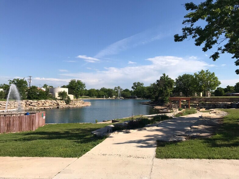 More Photos Of 509 E Wallace St, San Saba Freestanding For Lease