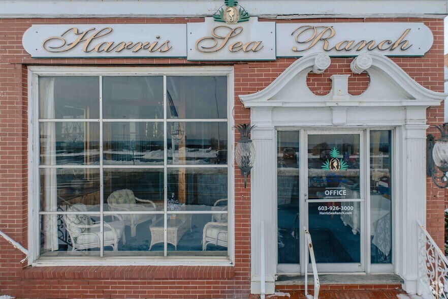 More Photos Of 75 Ocean Blvd, Hampton Hotel For Sale