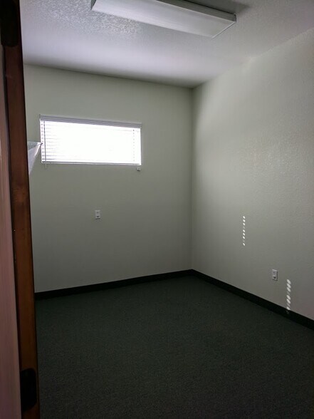 More Photos Of 150 SE 17th St, Ocala Office For Sale