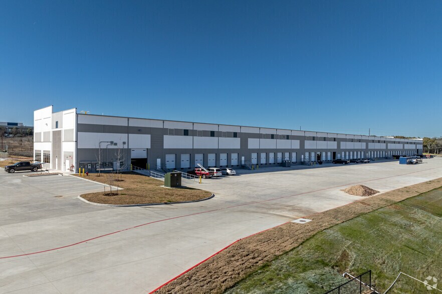 More Photos Of 8522 Connor Lane Bldg B, Austin Unknown For Lease