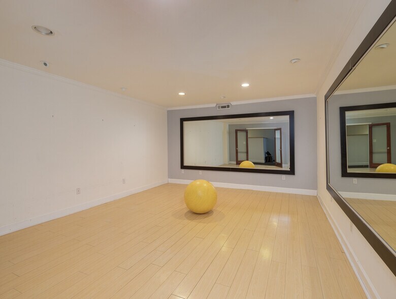 More Photos Of 240 Center St, El Segundo Loft Creative Space For Sale